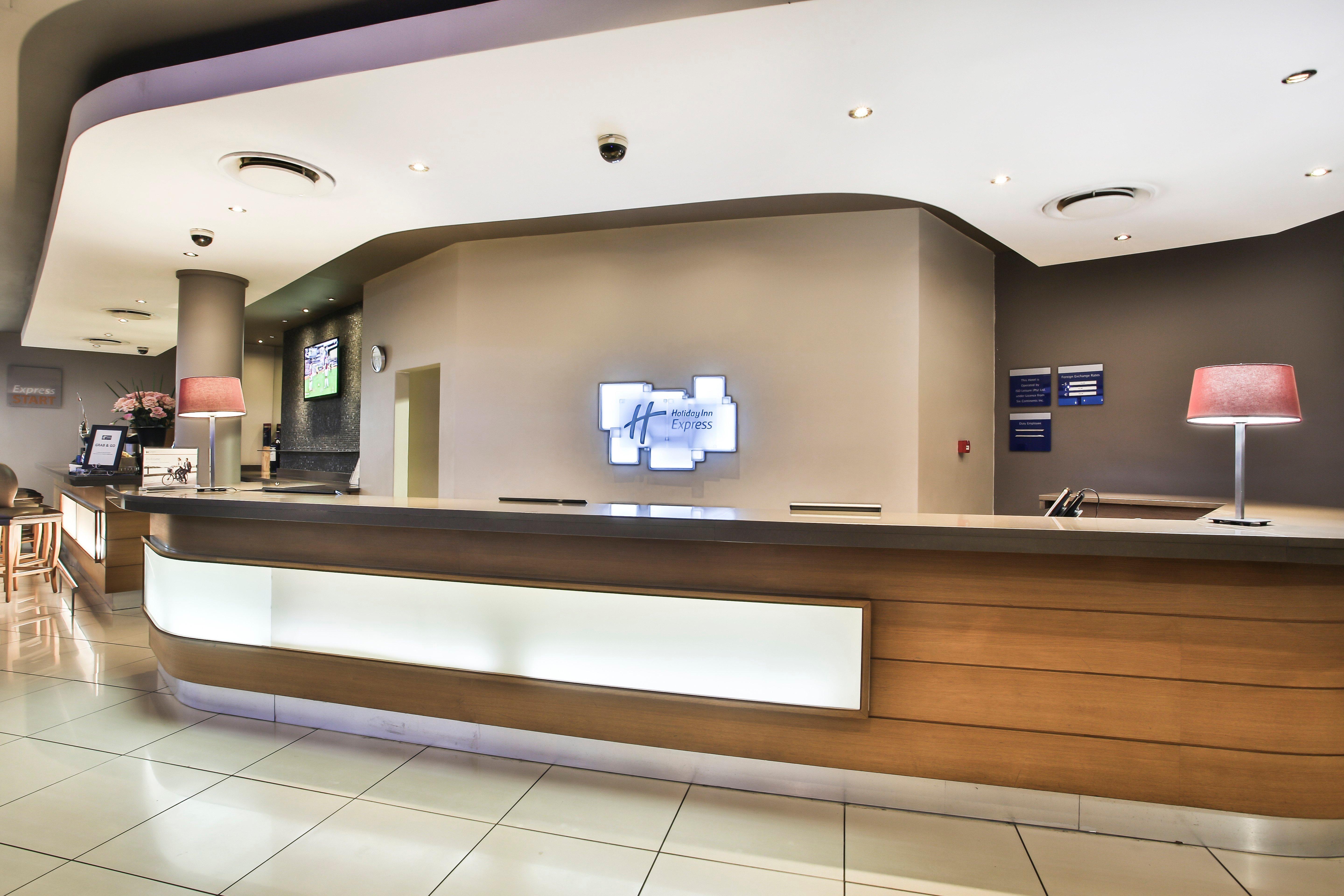 Holiday Inn Express Sandton-Woodmead By Ihg Exterior foto